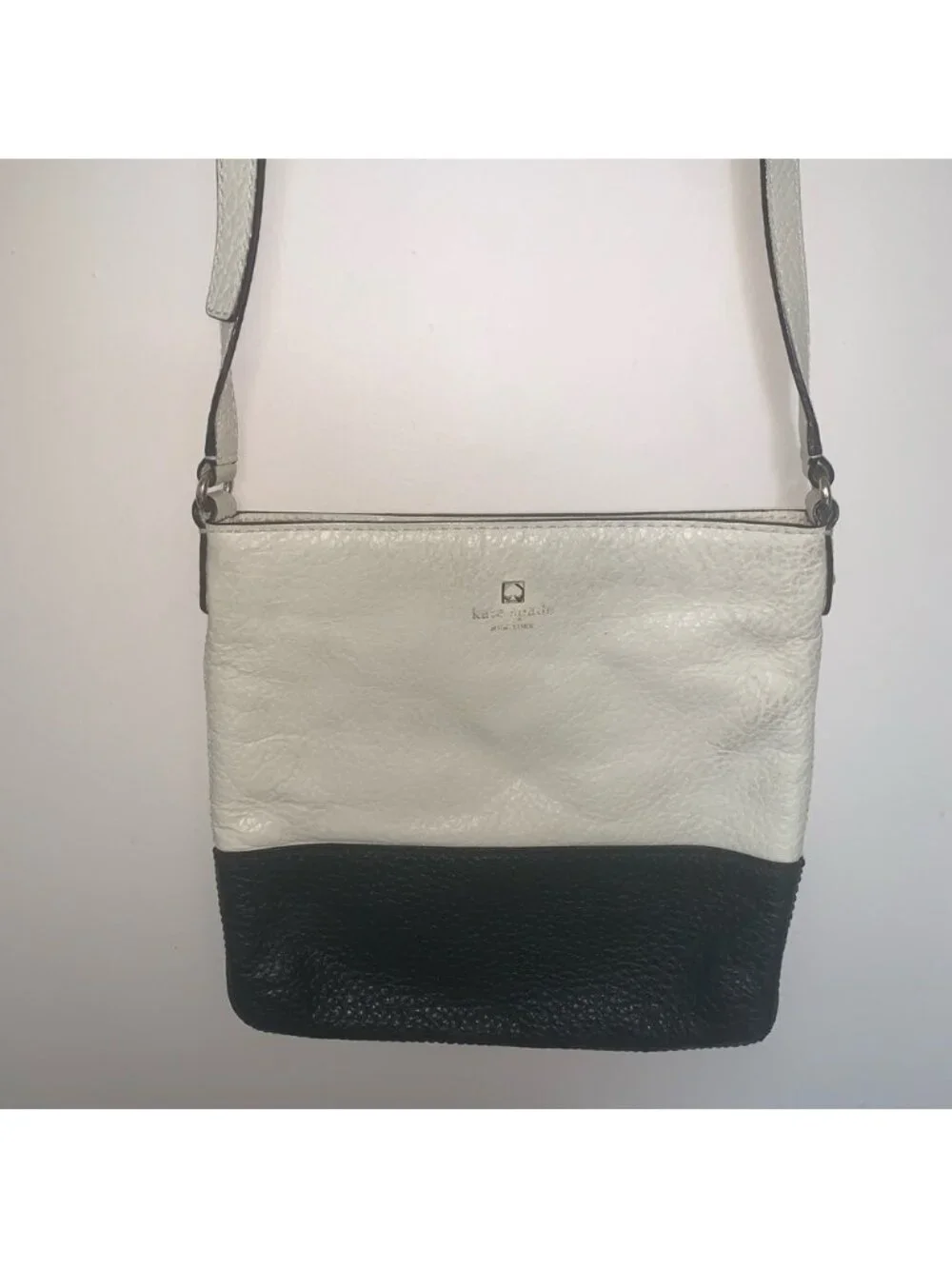 Kate Spade Black and White Crossbody Bag with Chic Color-Block Design